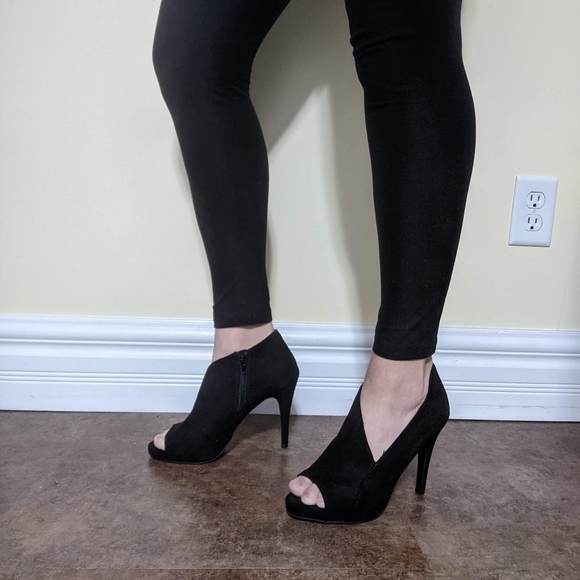 Women's Fergie Heels - Picture 5 of 5